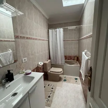 Spacious & Centrally-located Арона