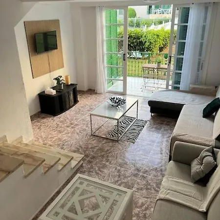 Spacious & Centrally-located * Arona (Tenerife)