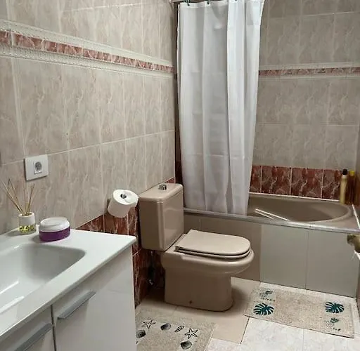 Spacious & Centrally-located Apartment Arona (Tenerife)